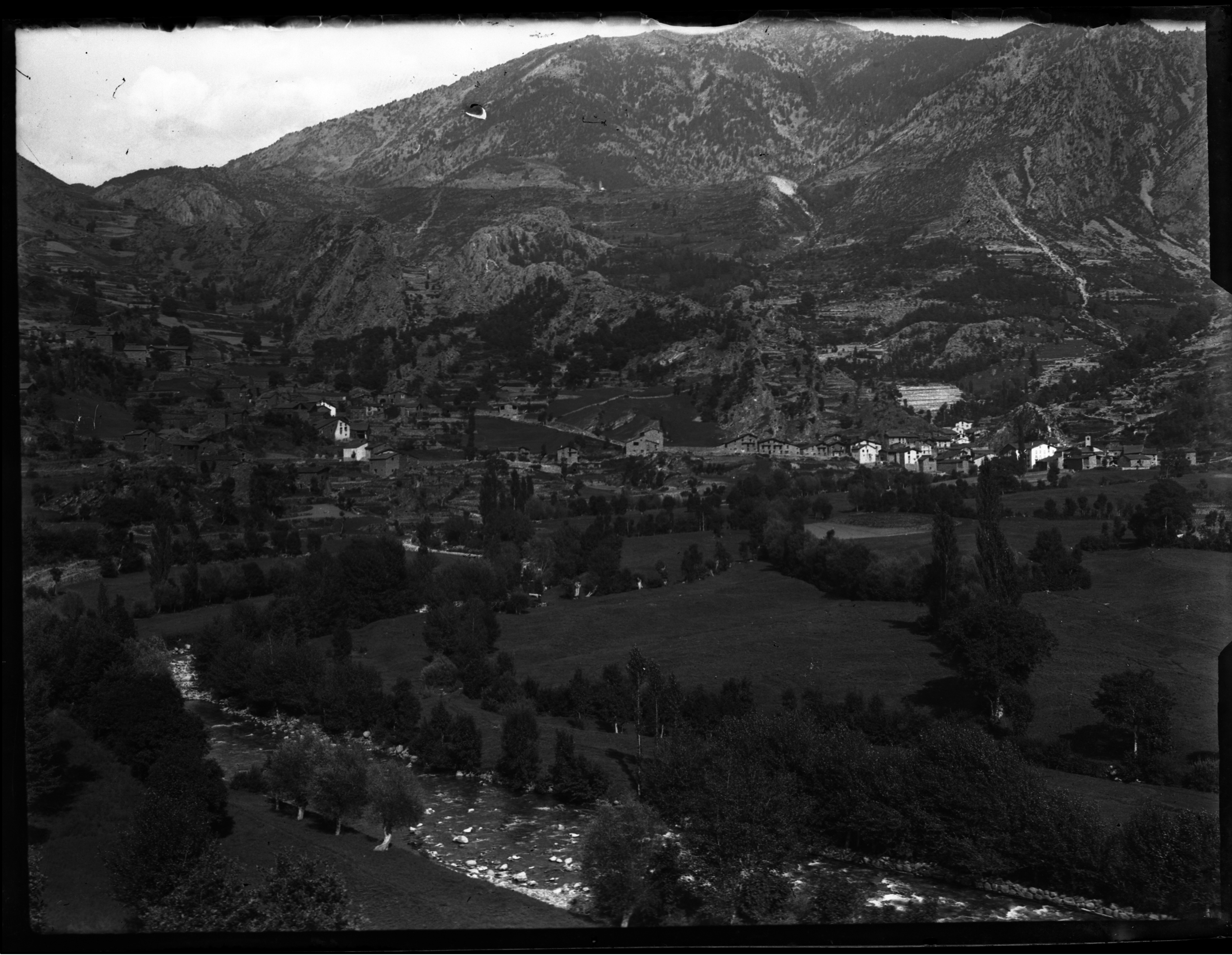 FGP-209: Vista parcial de la vall central d'Andorra la Vella