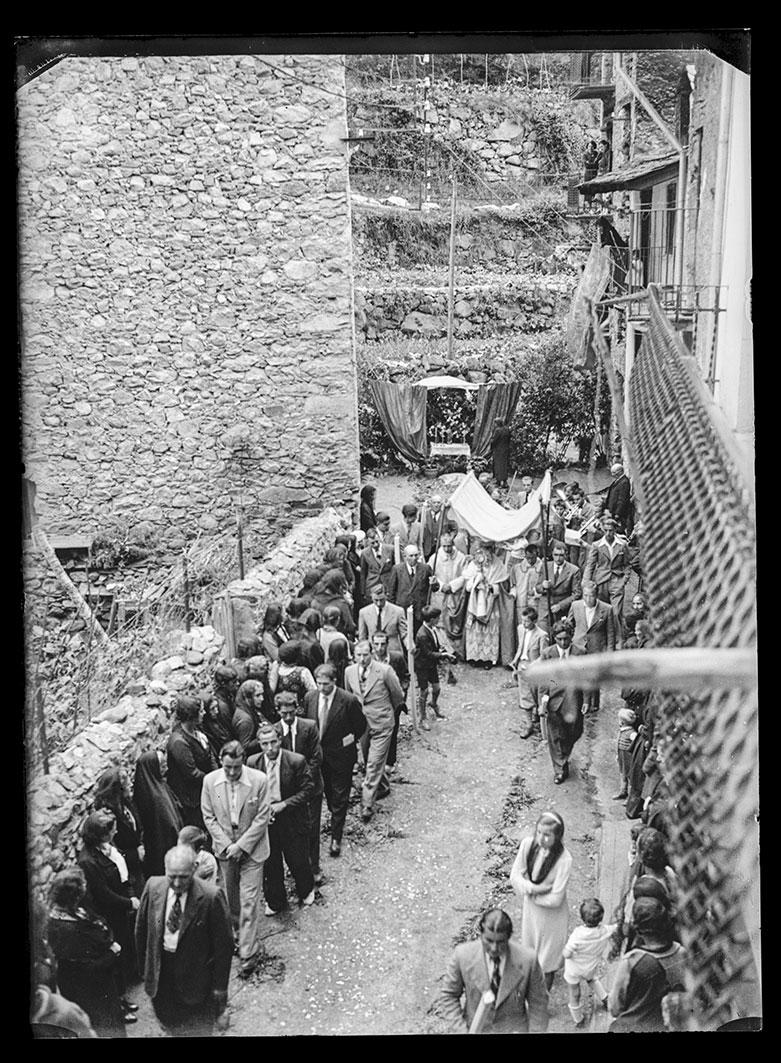 NC_0027: Diada de Corpus Crist, al carrer estret d’Escaldes-Engordany