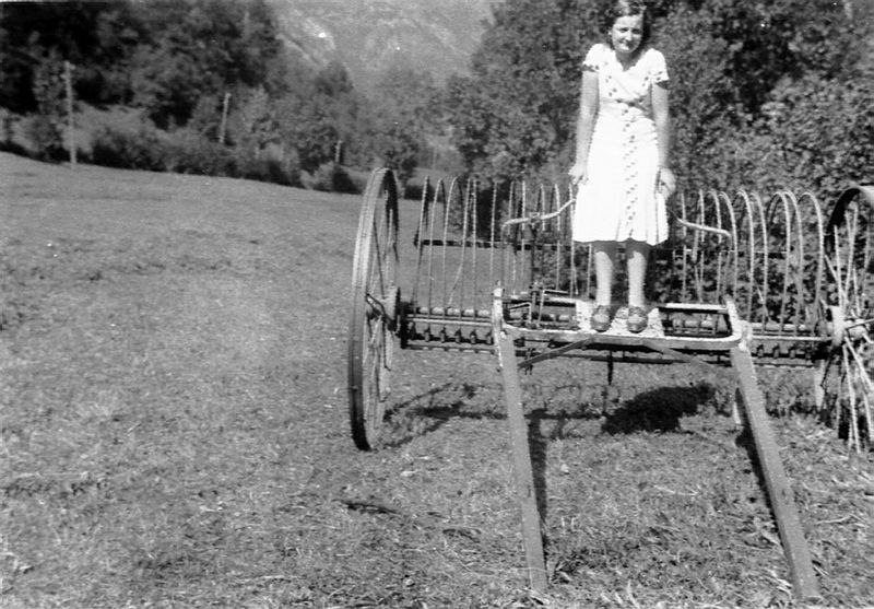01 noia estiu ANA CR 1930 1945