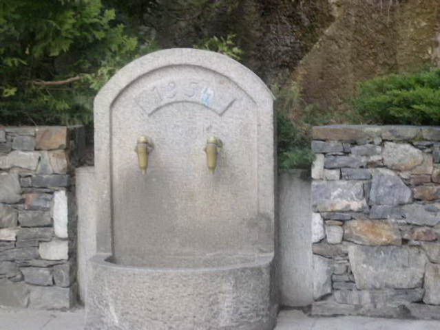 Imagen de Font de la plaça Creu Blanca
