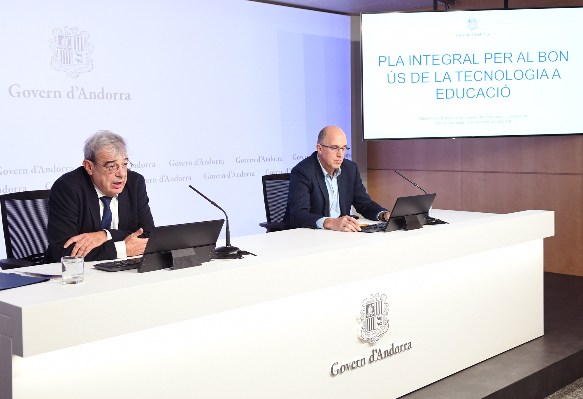 Educació presenta el Pla integral per al bon ús de la tecnologia als centres educatius