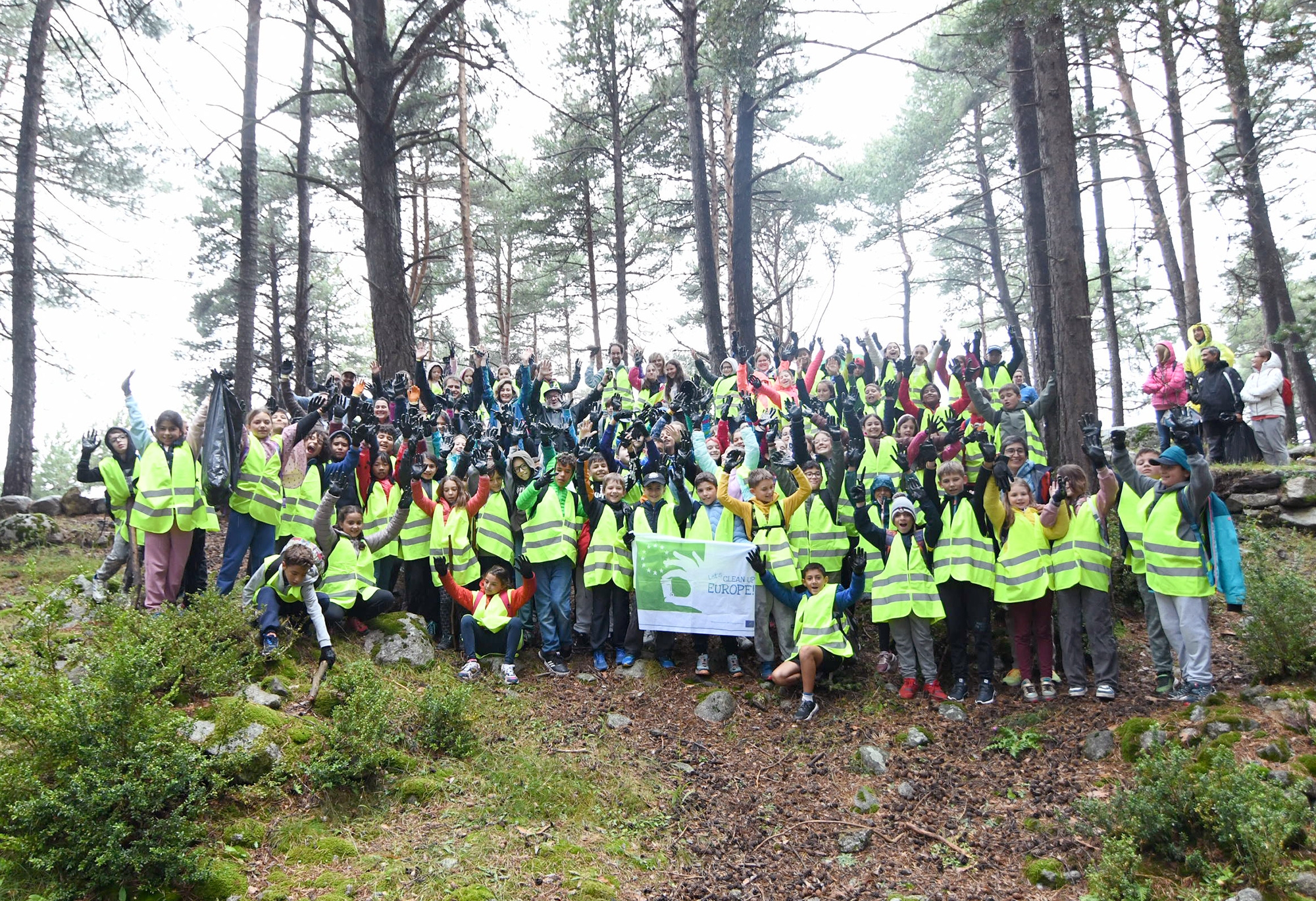 Més de 1.700 alumnes participen en la campanya de recollida de residus a la natura