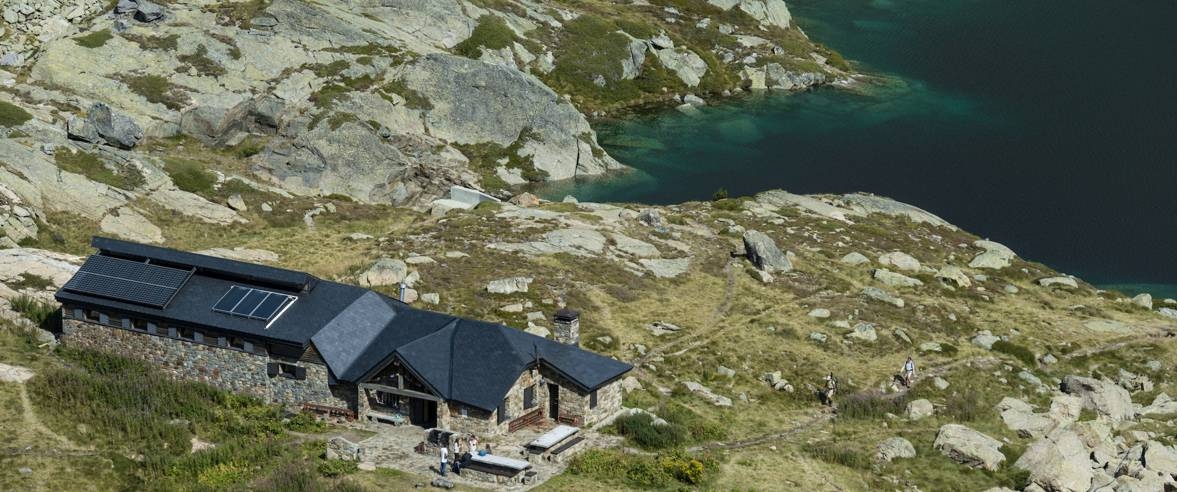 Medi Ambient du a terme accions de millora al refugi guardat de Juclar