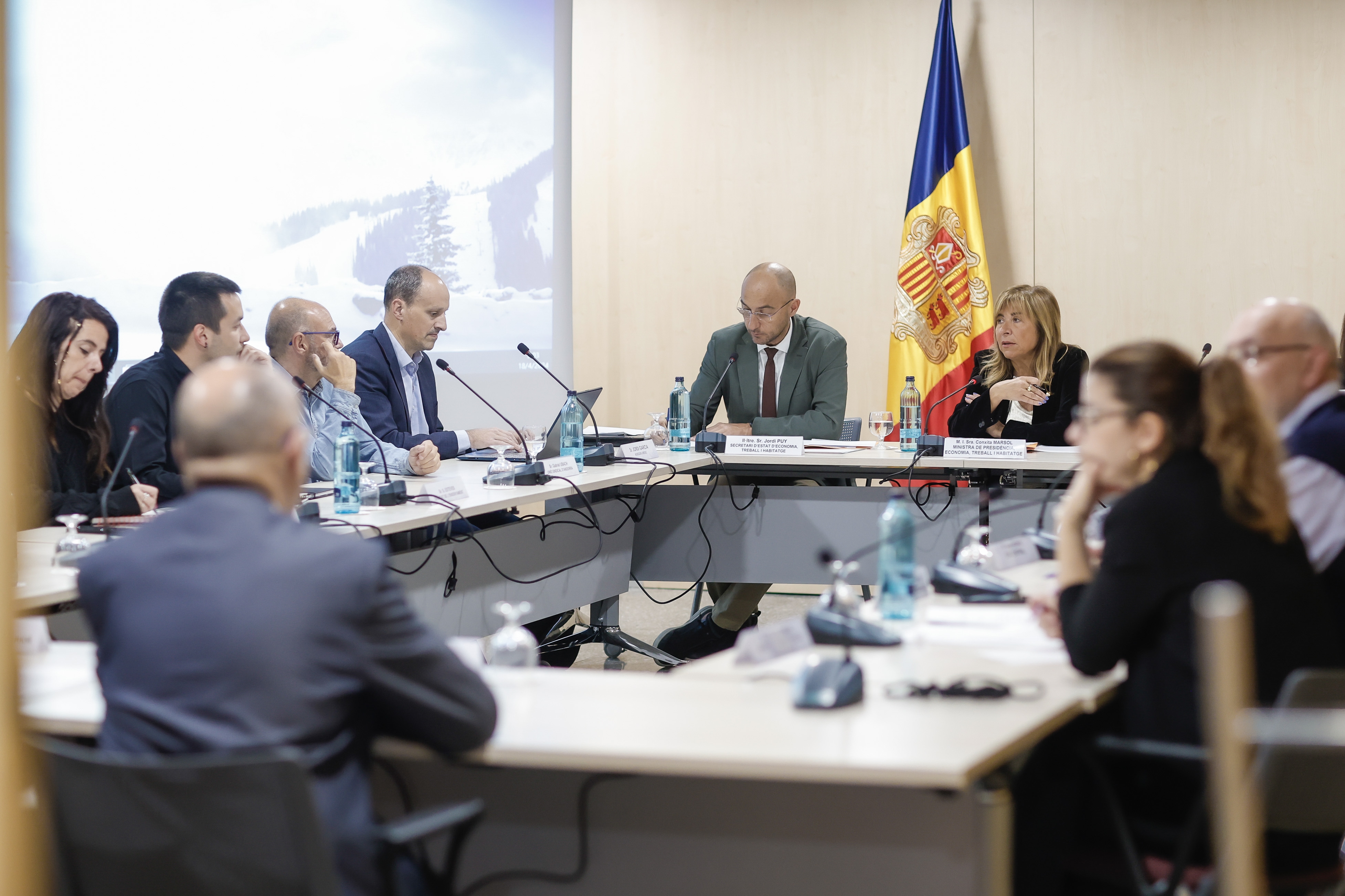 El Consell Econòmic i Social emet el dictamen favorable a una nova quota general de 900 treballadors
