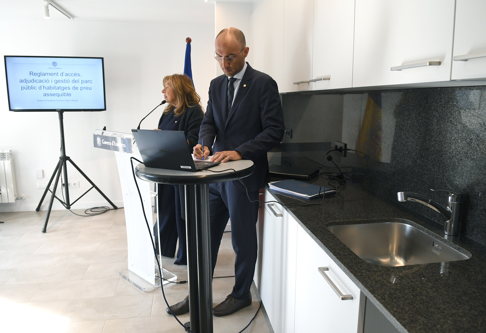Es regulen els requisits d’accés i el procediment d’adjudicació dels habitatges públics de preu assequible