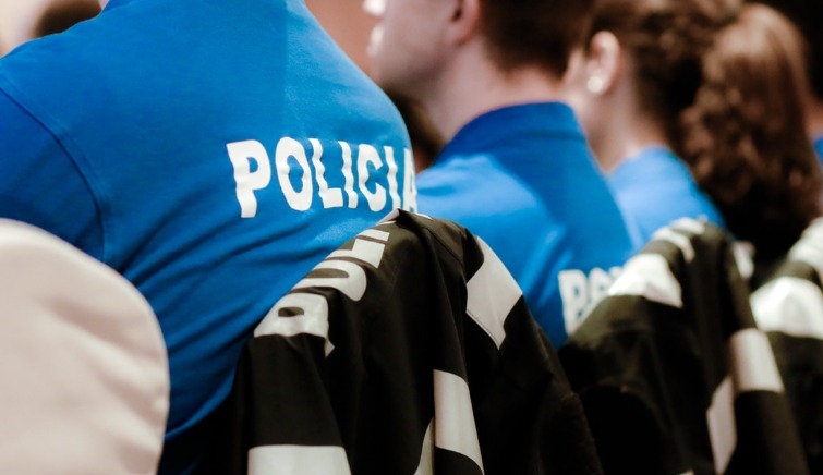 Es nomenen 9 agents de policia de manera definitiva