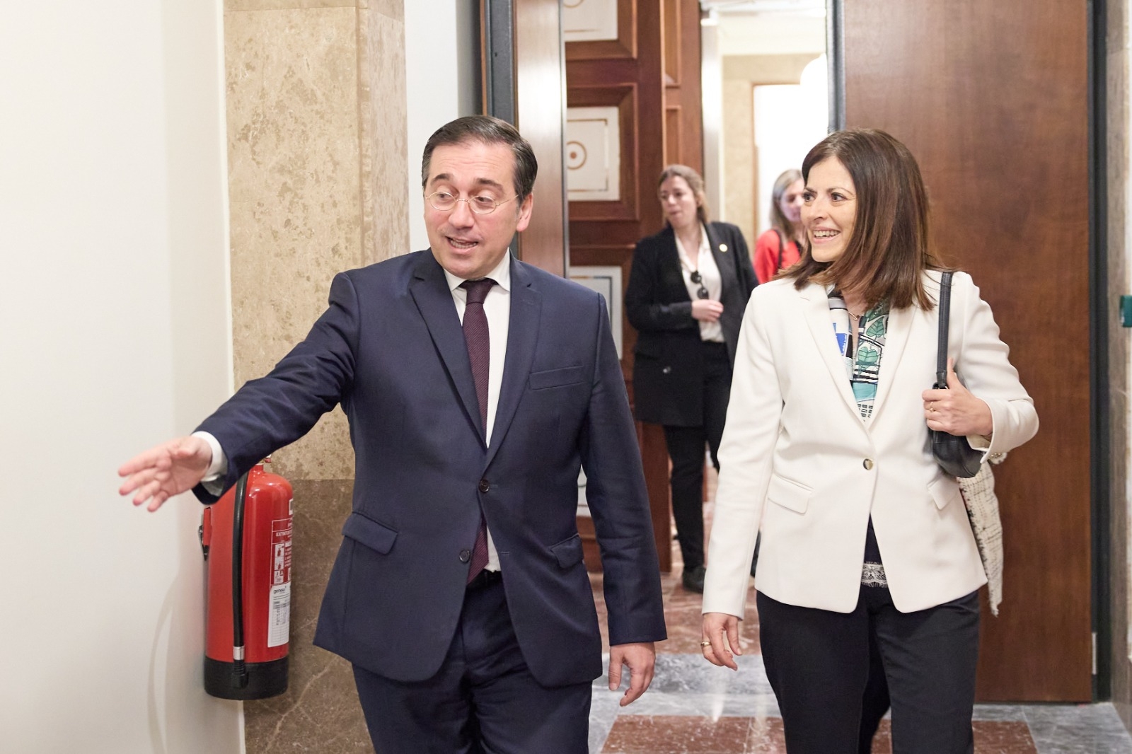 El ministre Albares confirma el suport d’Espanya a l’Acord d’Associació amb la Unió Europea