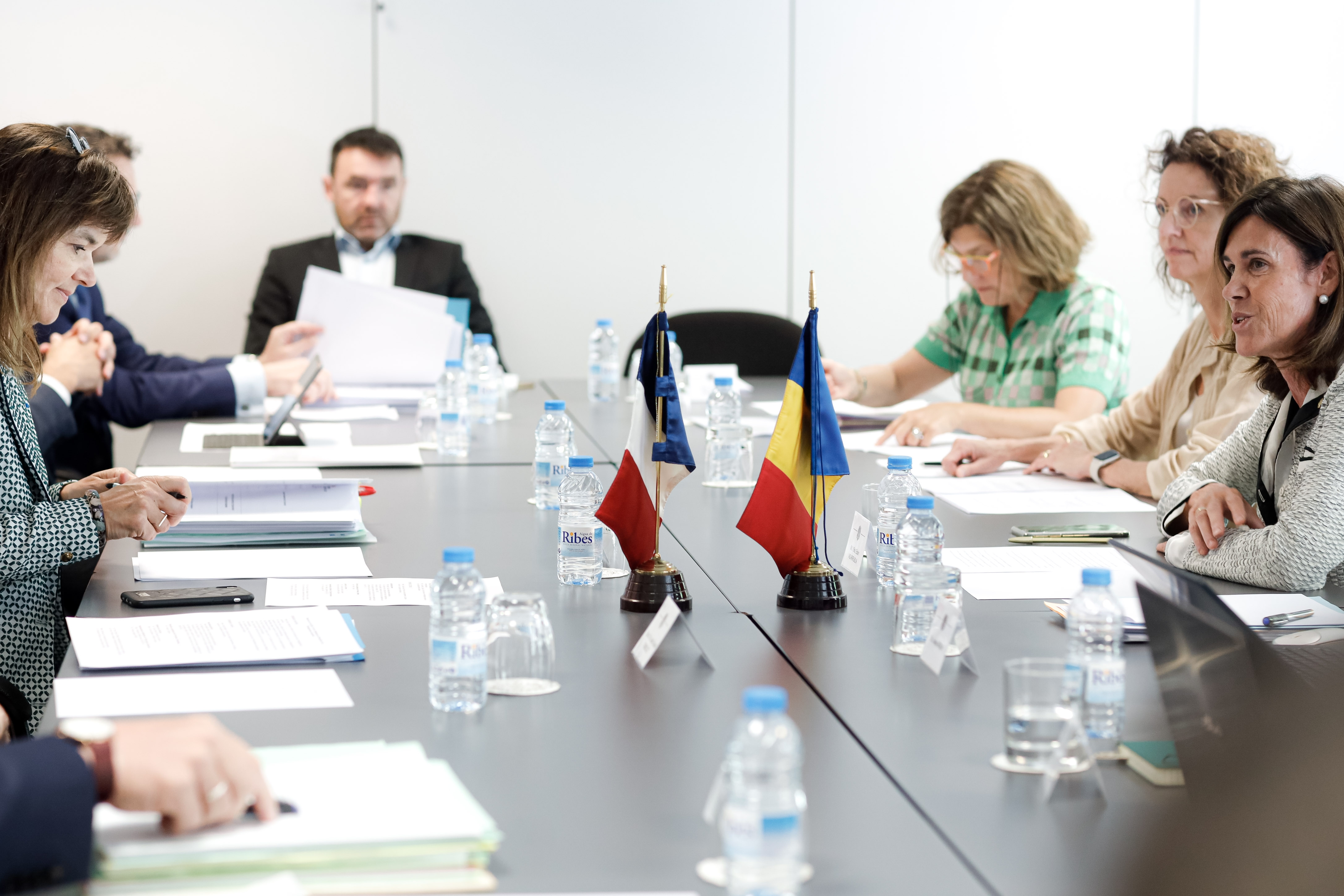 La ministra d’Educació i Ensenyament Superior, Ester Vilarrubla, rep la visita de la rectrice de Montpeller, Sophie Béjean