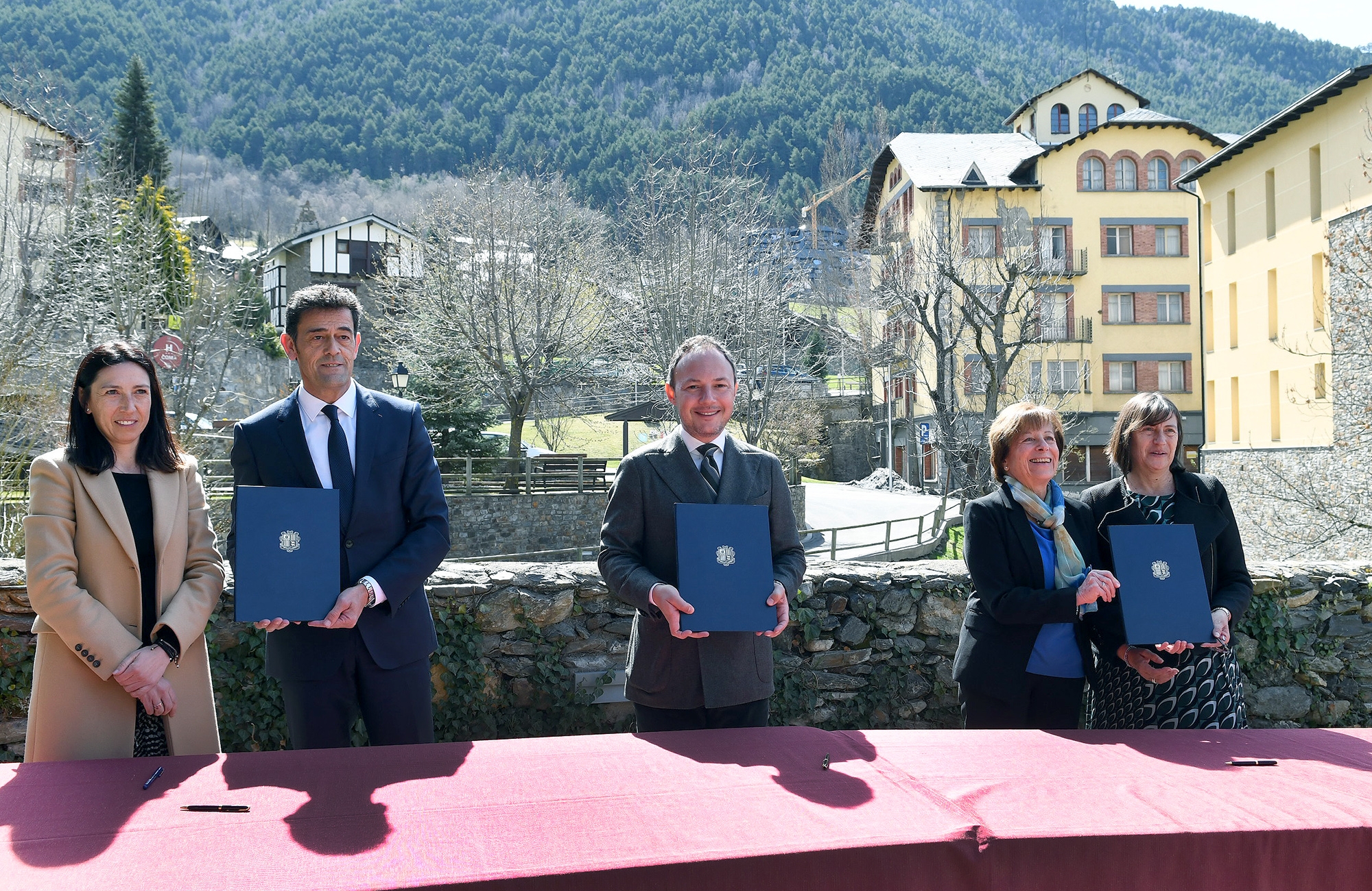 El Govern, el Comú i el Quart d’Ordino signen el Protocol d’entesa per traslladar el Ministeri de Medi Ambient a l’hotel Casamanya