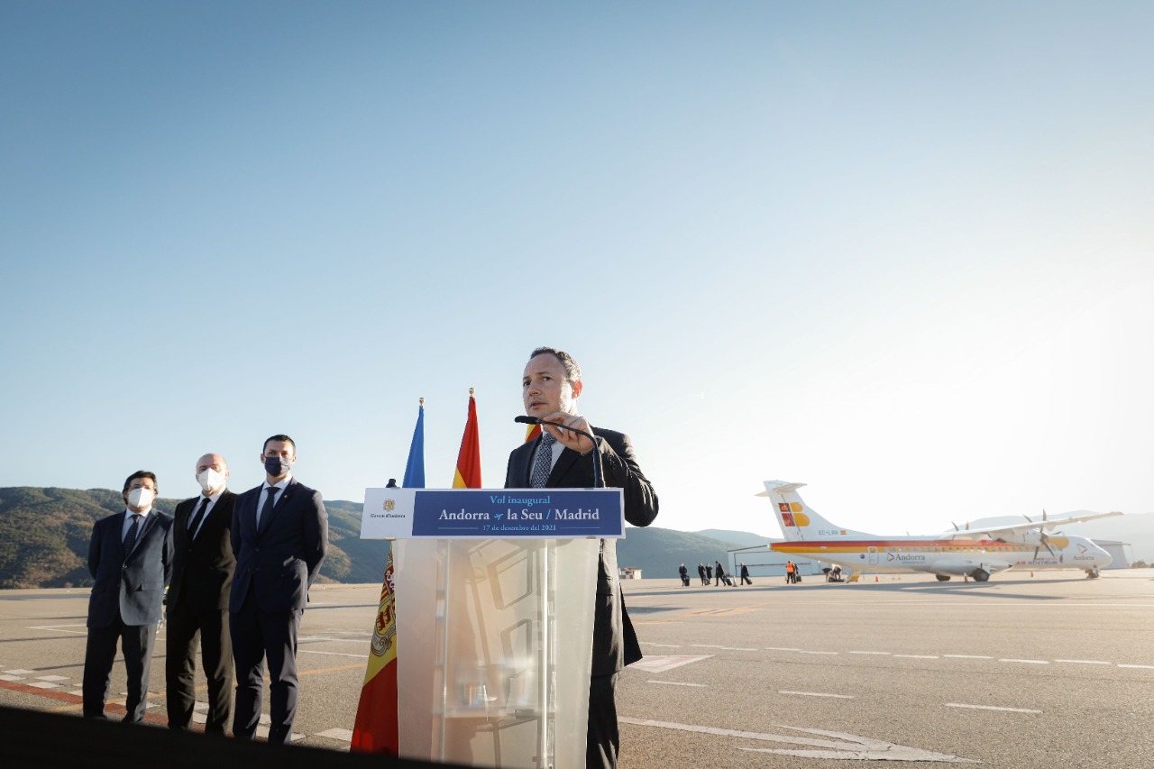 Inaugurada la línia de vols regulars entre Andorra–La Seu i Madrid