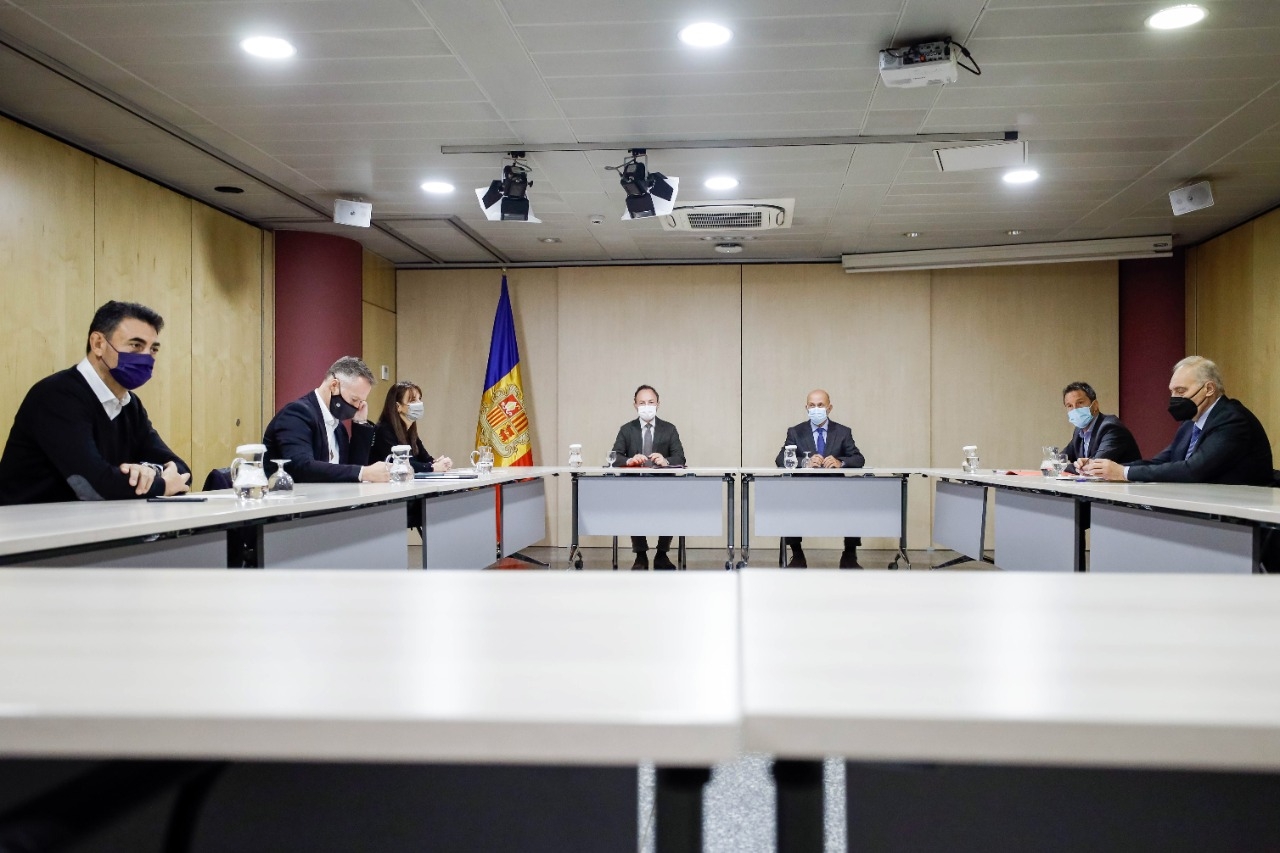El Govern i els Grups Parlamentaris acorden continuar treballant en el document d’entesa per assolir el Pacte d’Estat de Salut