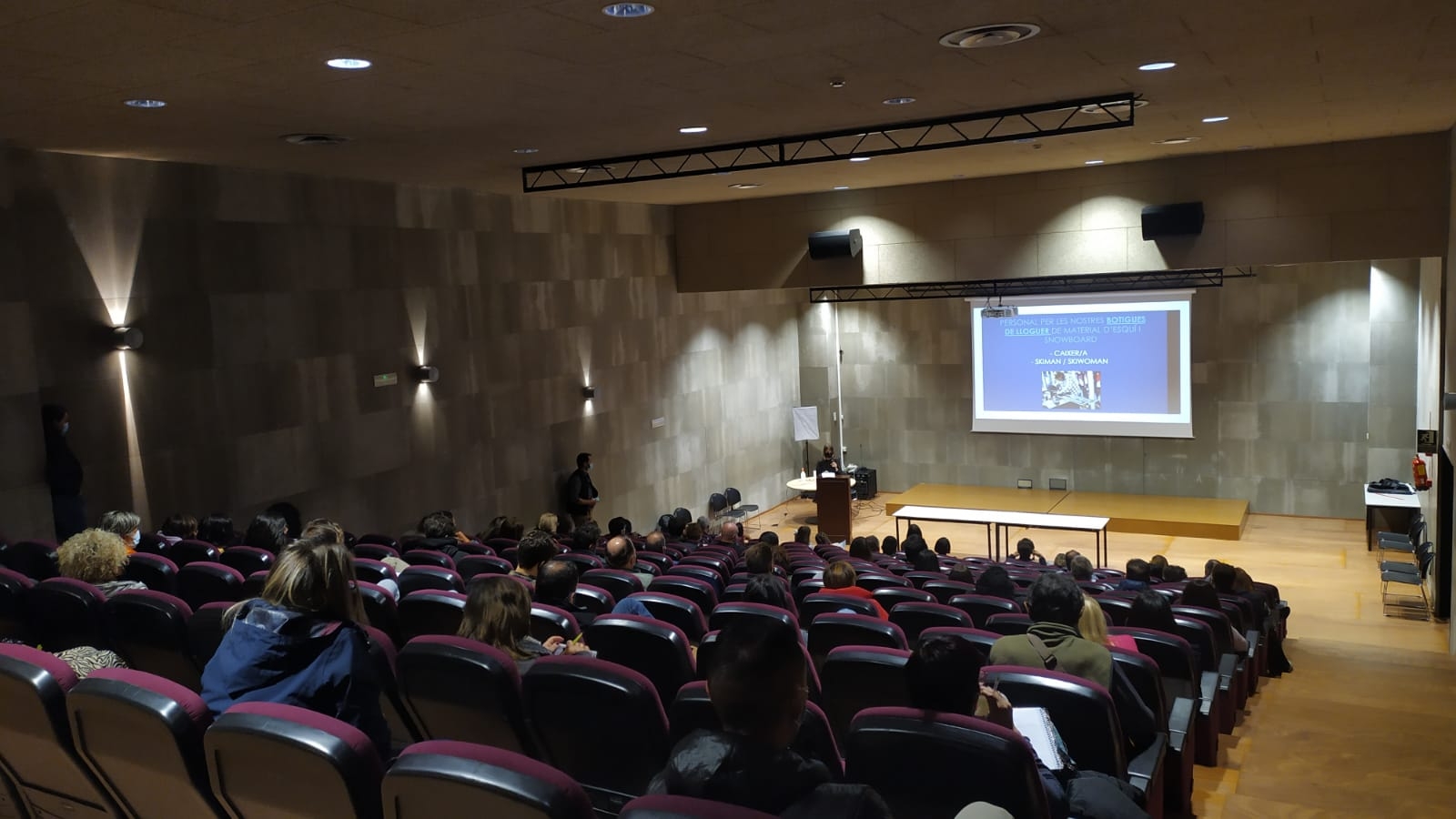 El Job Meeting de la temporada d’hivern 2021-2022 posa en contacte persones en recerca de feina i empreses