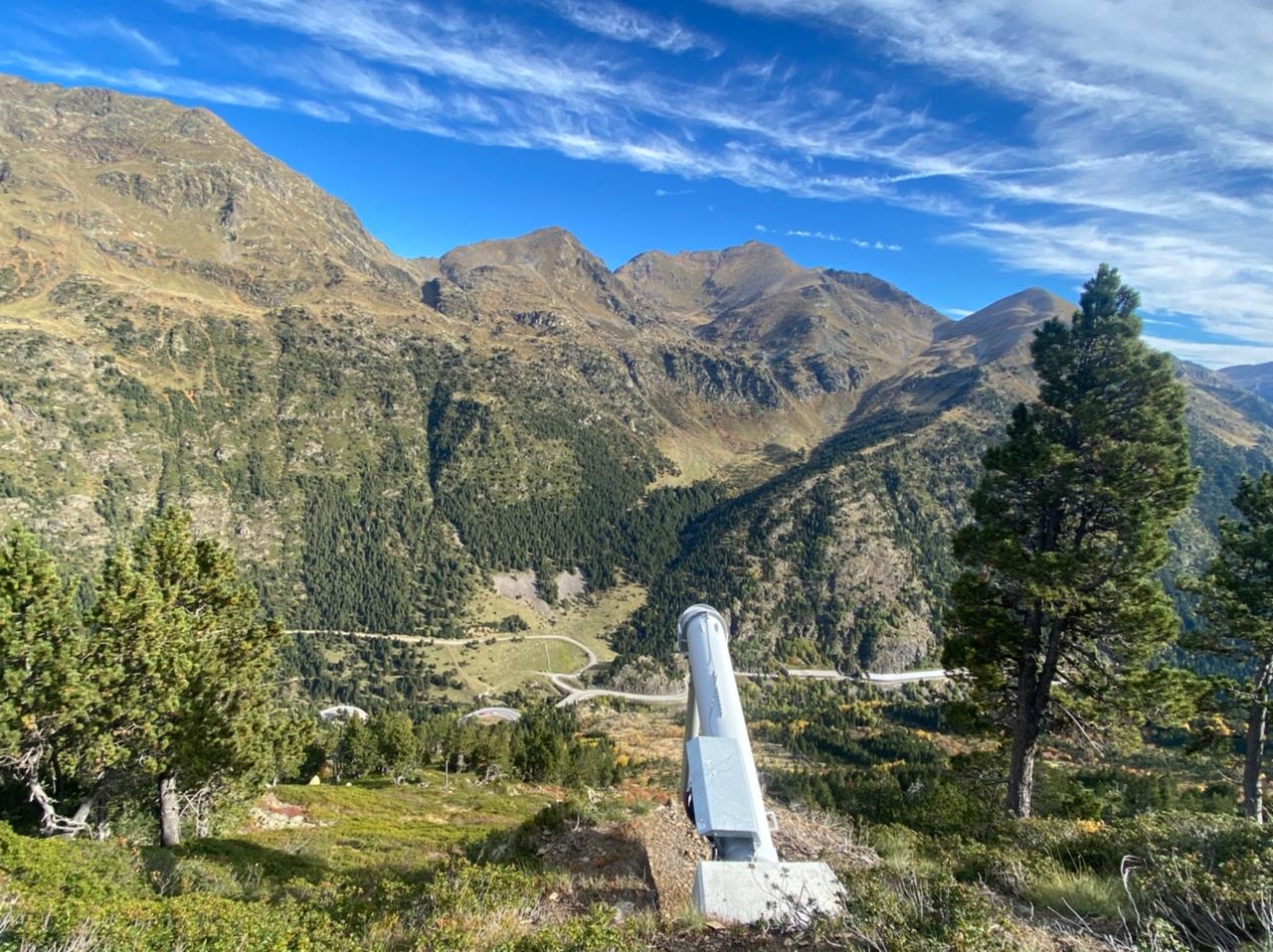 El COEX posa a punt els dispositius de tir d’allaus abans de l’inici de la temporada de neu