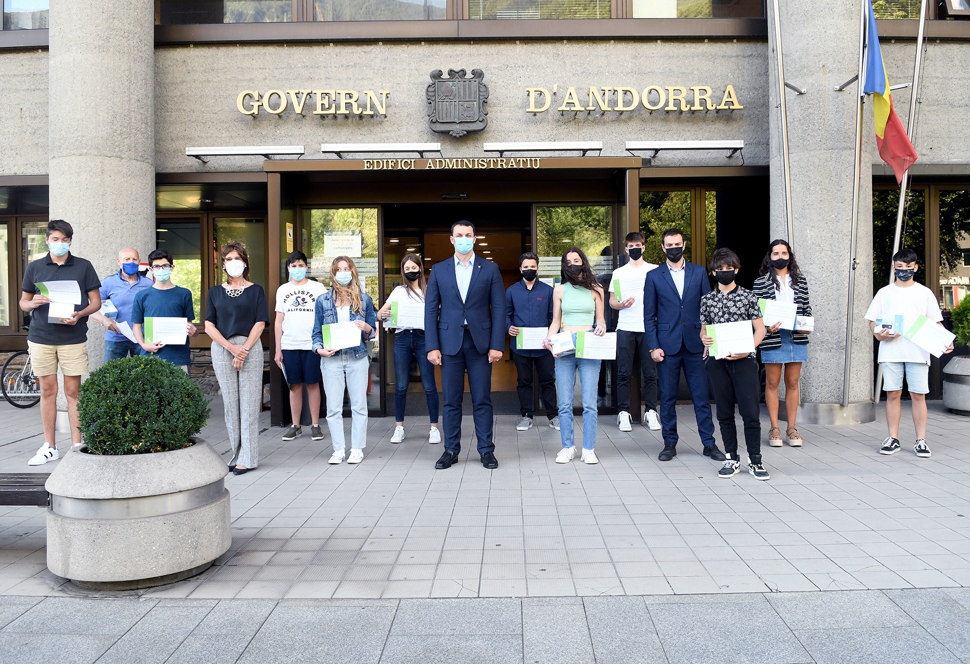 Es lliuren els diplomes i premis als finalistes del concurs nacional per triar el logotip de la candidatura d’Andorra per esdevenir reserva de la biosfera de la UNESCO