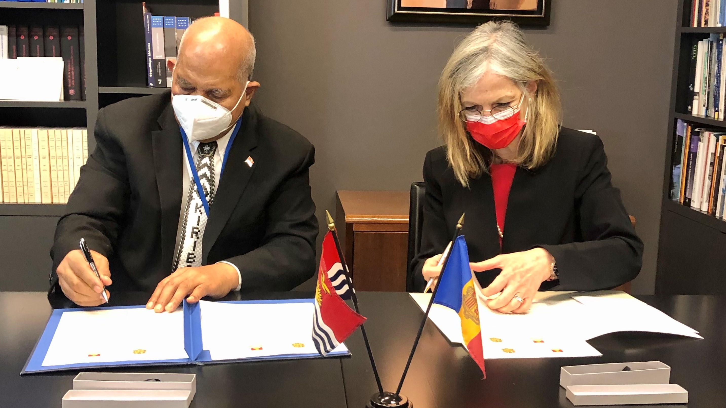 Andorra i Kiribati signen l’establiment de relacions diplomàtiques