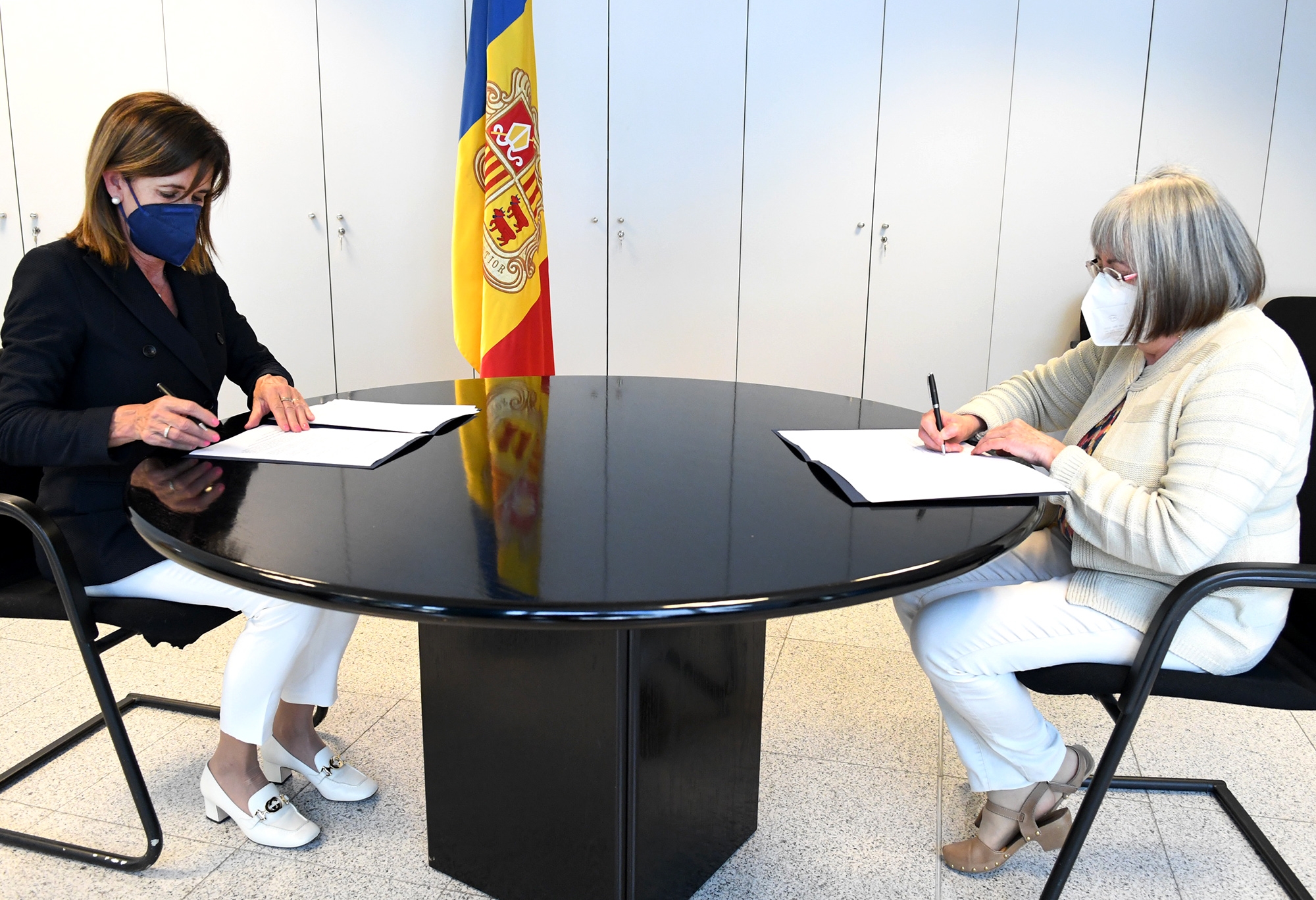 Educació i la Societat Andorrana de Ciències renoven el conveni per a l’organització dels Debats de recerca i la Diada andorrana de la Universitat Catalana d’Estiu