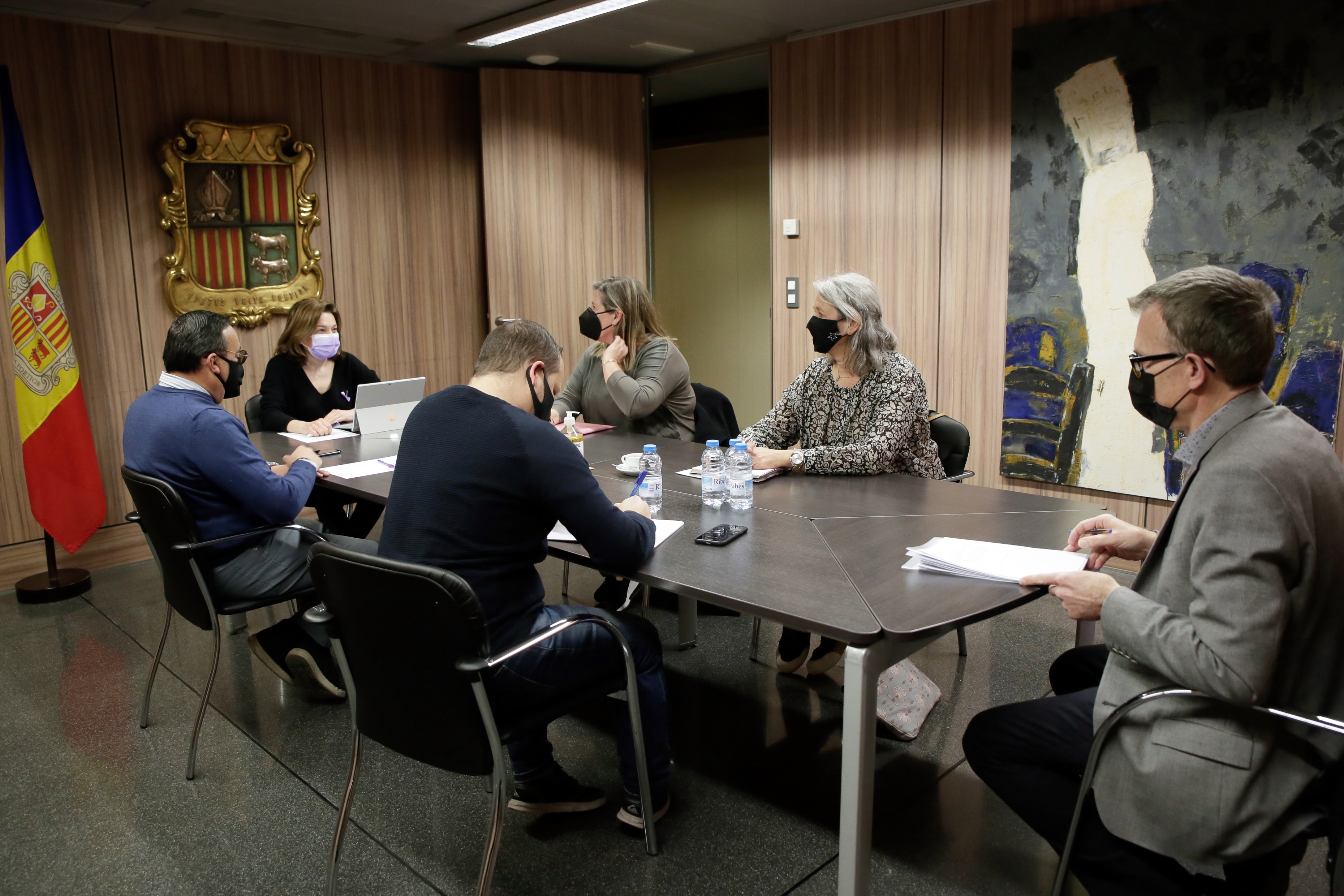 Canals comparteix la situació turística amb al sector