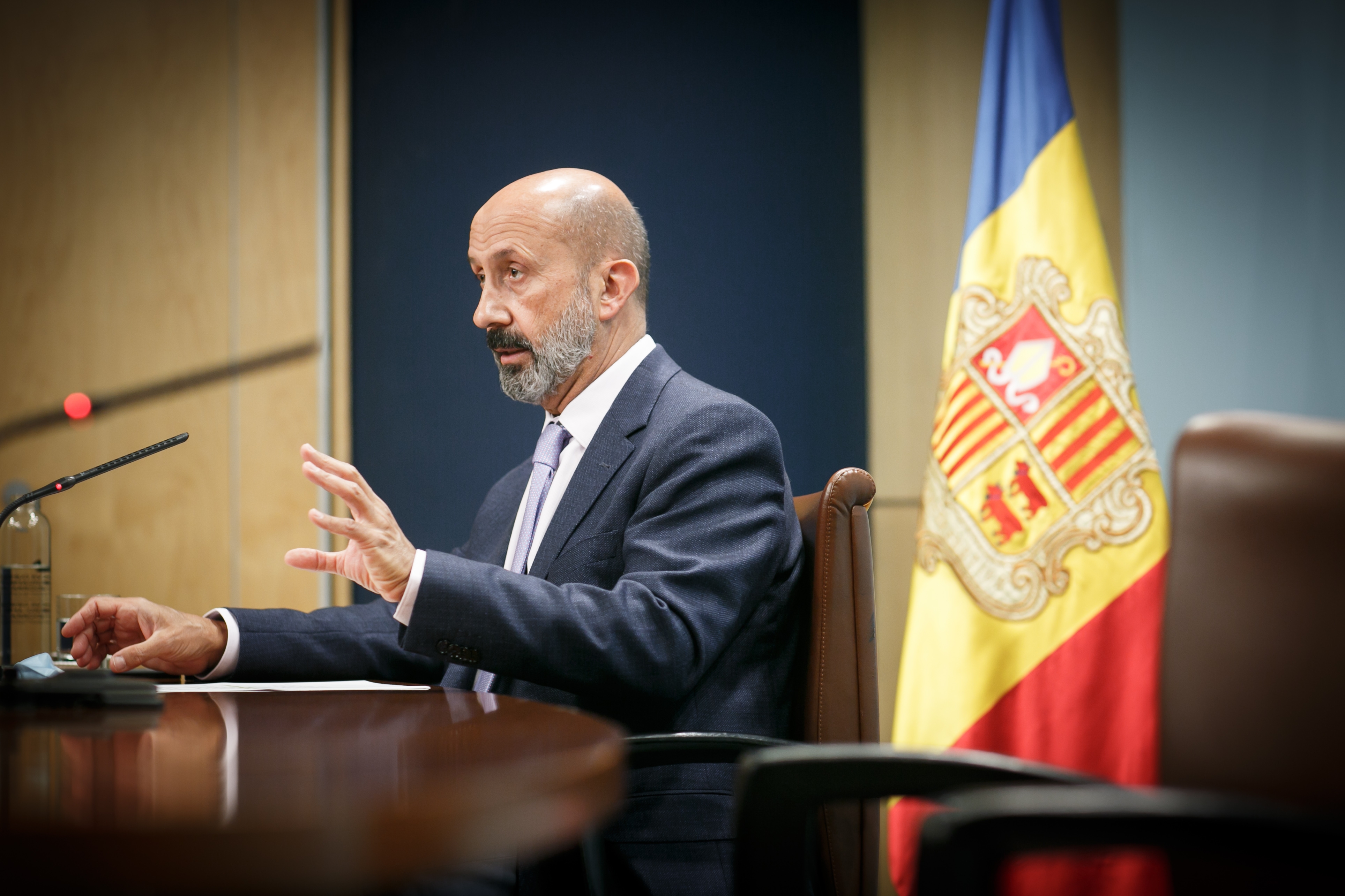 Les autoritats sanitàries demanen reduir la interacció social