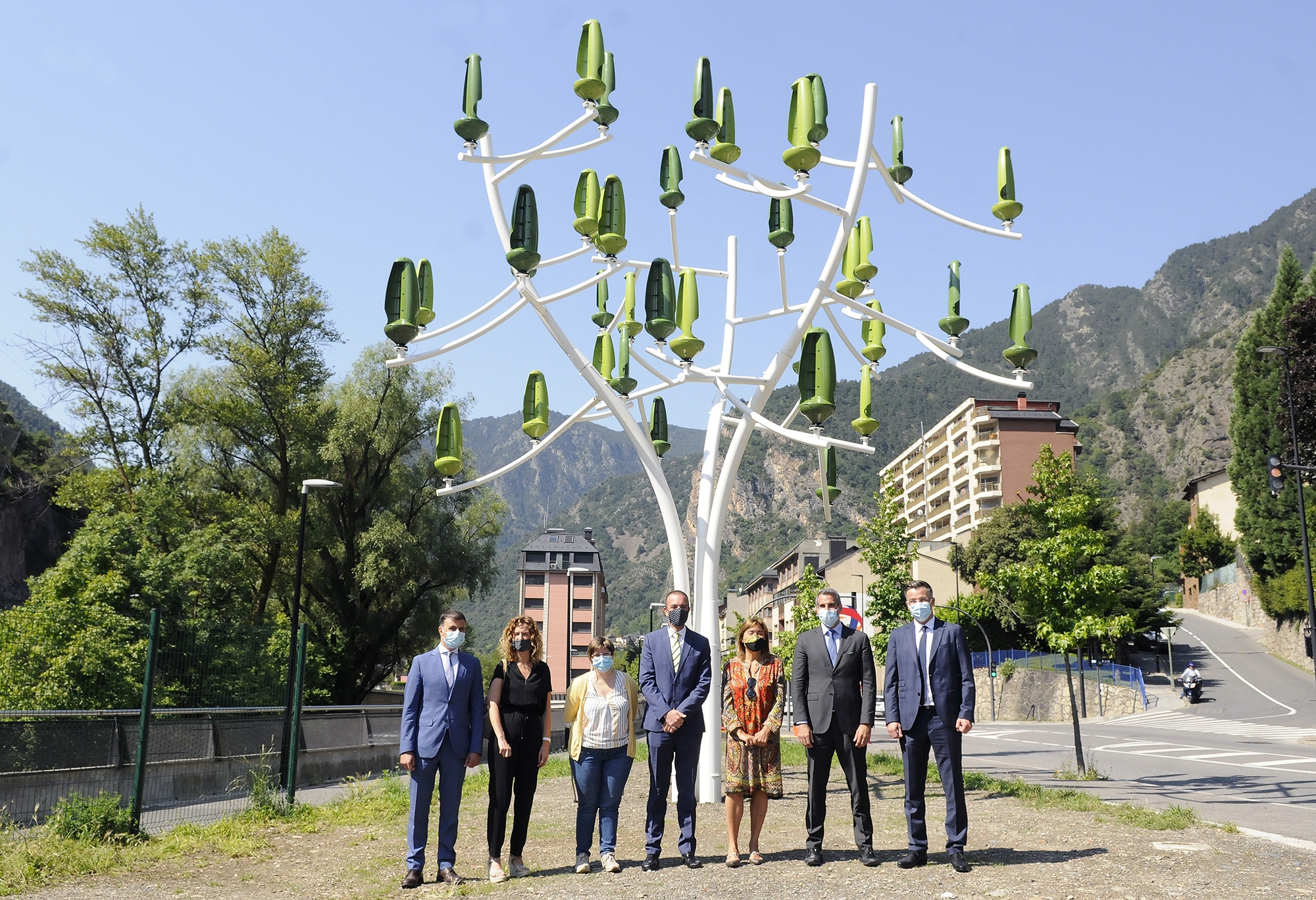 Jordi Torres presenta el primer ‘Arbre de Vent’ a Santa Coloma, projecte guanyador del Pressupost Participatiu