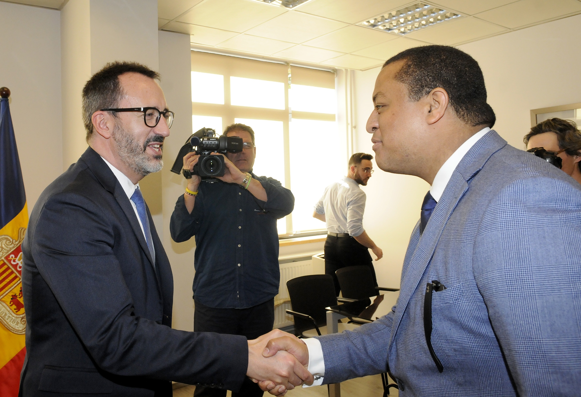 Afers Socials estreny lligams amb la República Dominicana en matèria d’adopcions