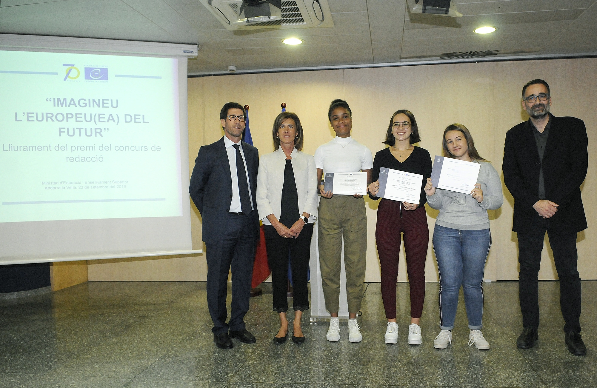 La ministra Ester Vilarrubla atorga els premis del concurs de redacció ‘Imagineu l’europeu(ea) del futur’