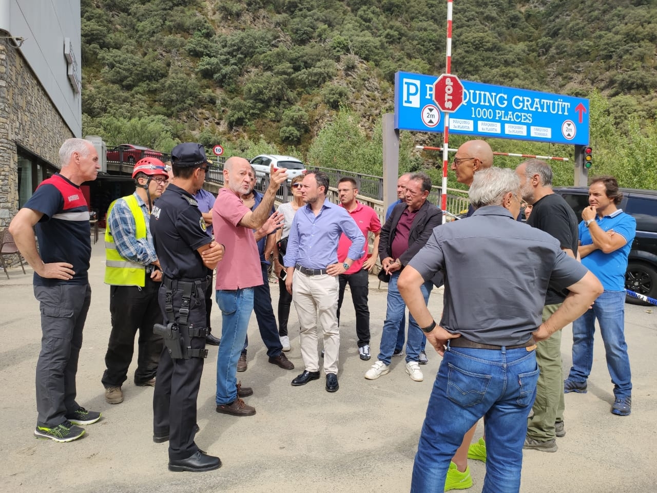 Els autobusos i camions podran accedir al país per la frontera hispanoandorrana a partir d’aquest mateix dilluns