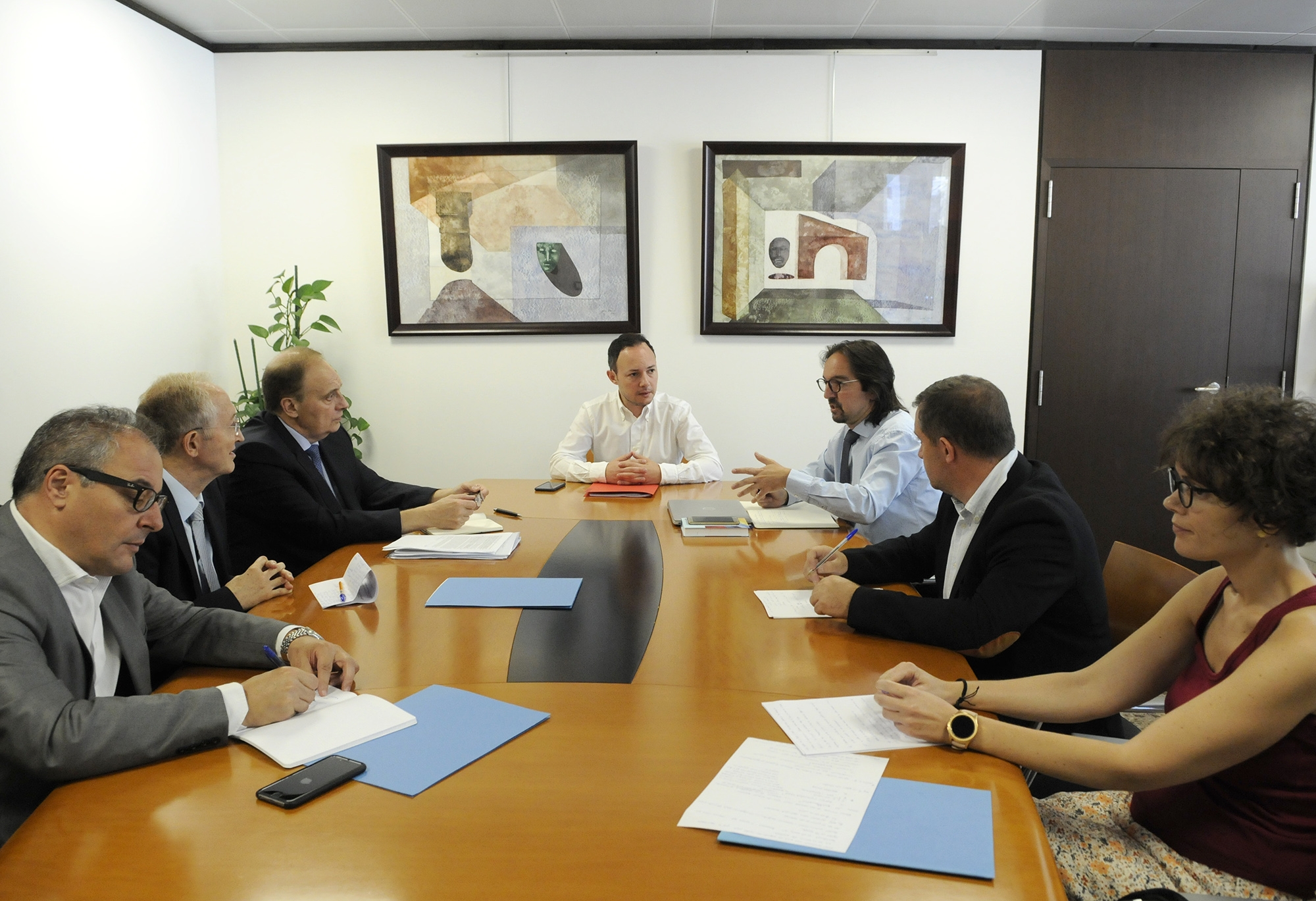 Espot i Riba es troben amb Terceravia per tractar el pacte d’Estat en relació a la negociació per a l’Acord d’associació