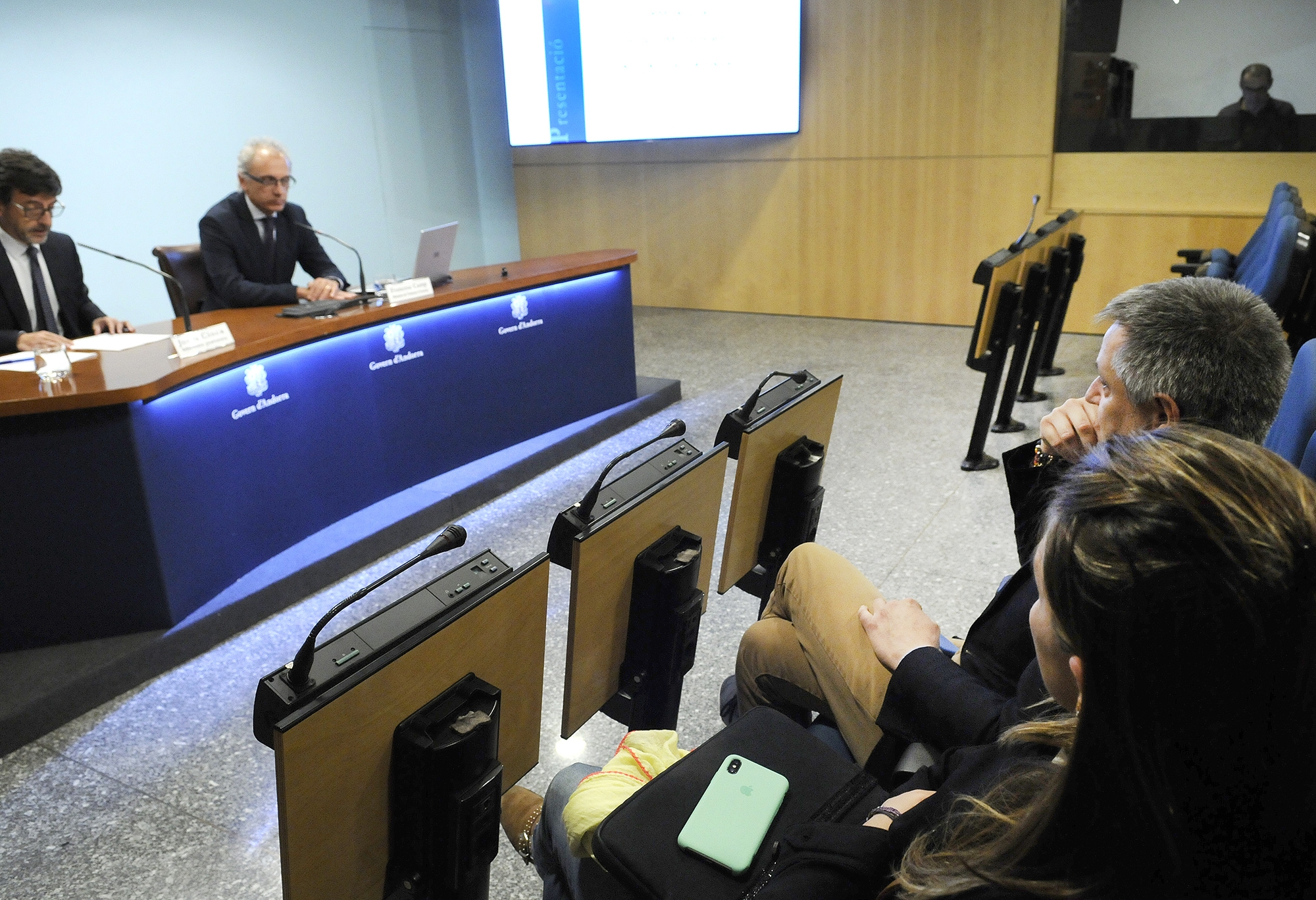 S’aproven les primeres mesures excepcionals destinades al sector comercial i turístic del Pas de la Casa
