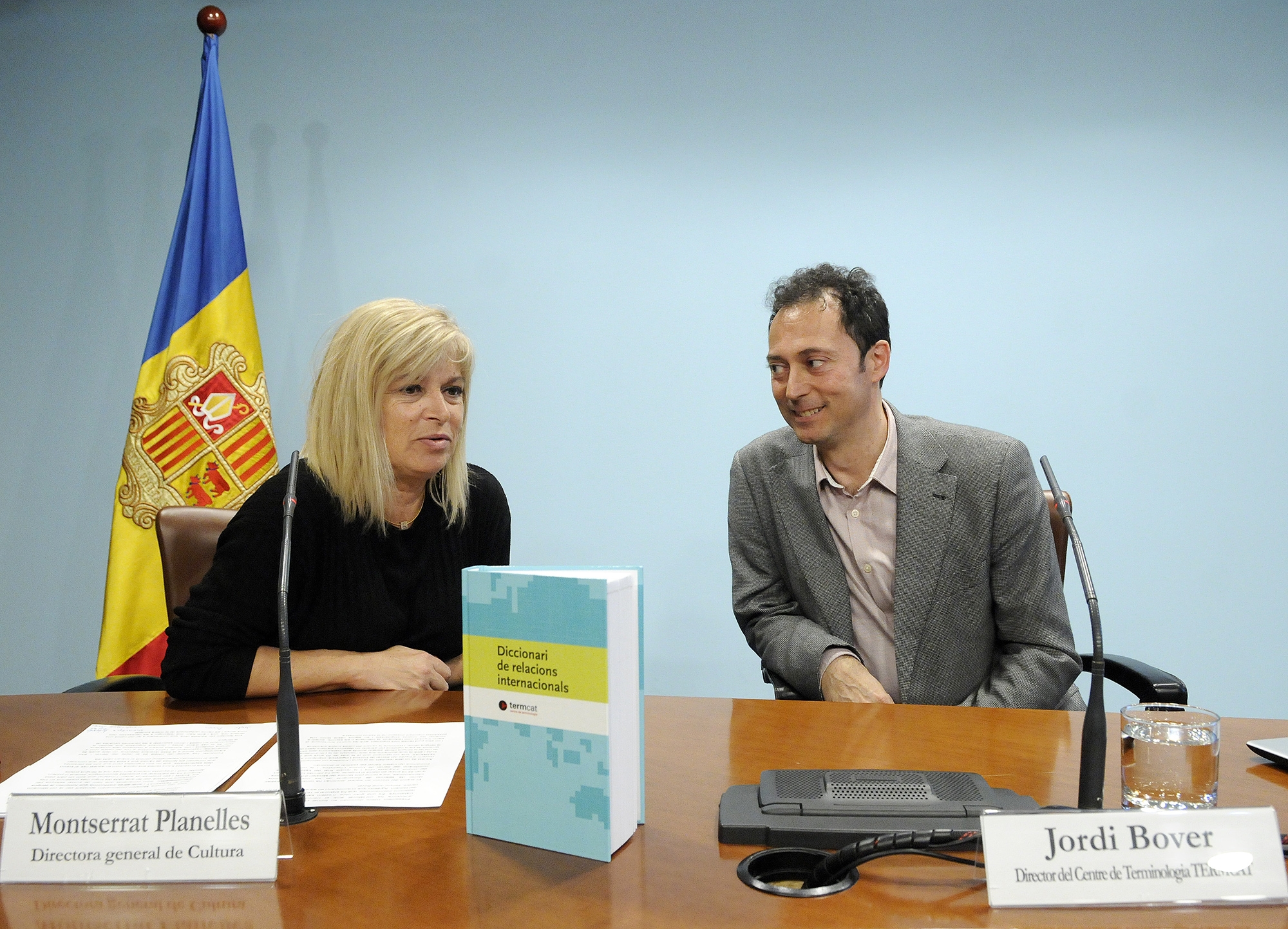 Es presenta el Diccionari de relacions internacionals com una eina més per fer del català una llengua rica, viva i amb futur