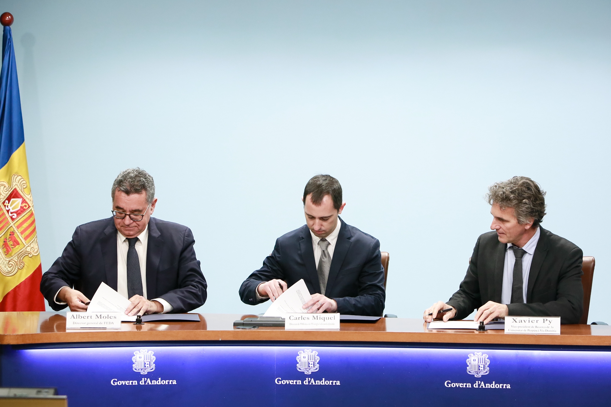 El Govern, FEDA i la Universitat de Perpinyà Via Domita signen un conveni per fomentar la formació d'enginyers en energies renovables