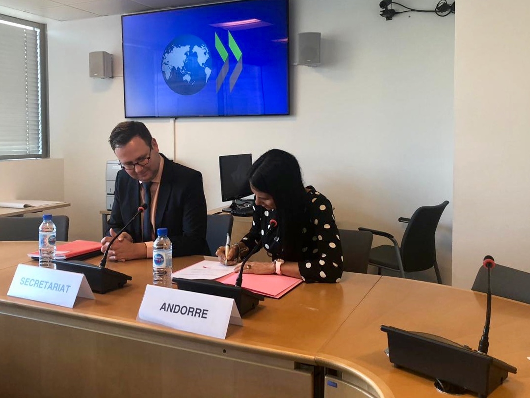 Cornella signa l'acord multilateral de l'OCDE que permet intercanviar informació país per país