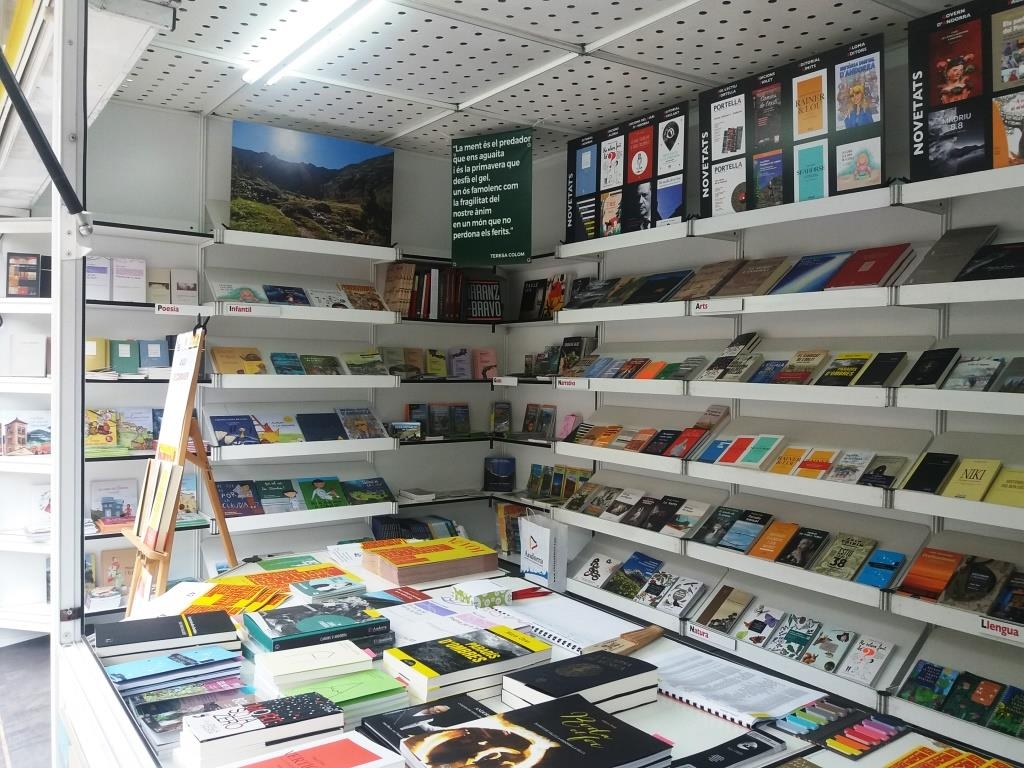 La participació d'Andorra a la 36a Setmana del llibre en català es tanca amb un balanç positiu i la venda de 208 llibres