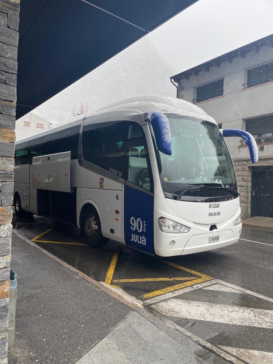 Educació decideix avançar els horaris d’algunes línies del Servei de Transport Escolar i desdobla d’altres davant la previsió de nevades per demà dimarts