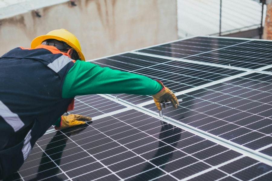 El Govern impulsa una modificació reglamentària per crear un carnet específic d’instal·lador energètic fotovoltaic