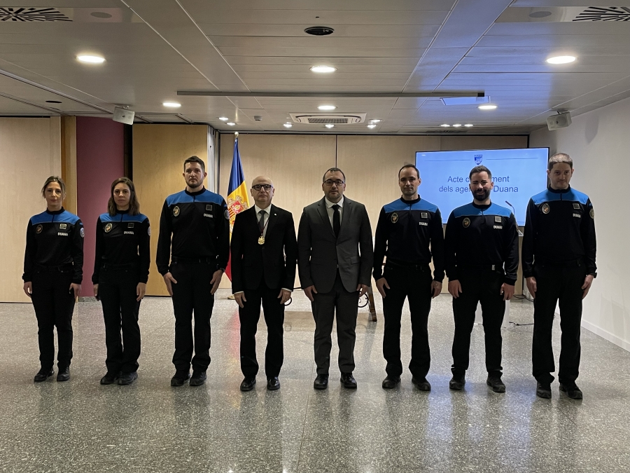 El Cos de Duana incorpora sis nous agents